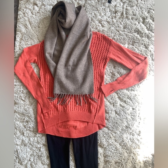Pumpkin / muted tangerine-colored sweater - If it Were Me Sweater size S - Picture 10 of 10